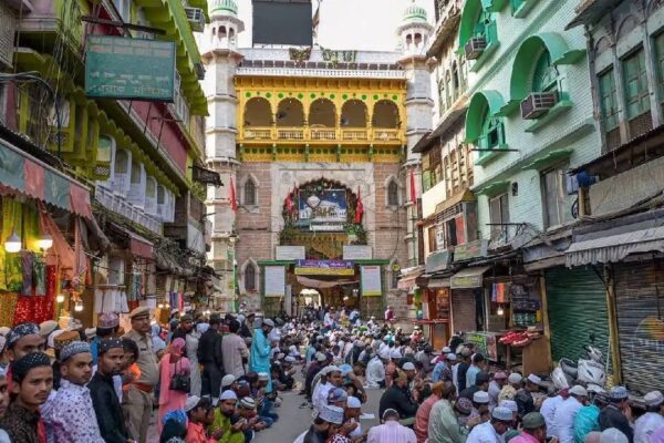 कधी आहे मीठी ईद? कशी झाली ईद साजरी करण्याची सुरूवात, जाणून घ्या सविस्तर