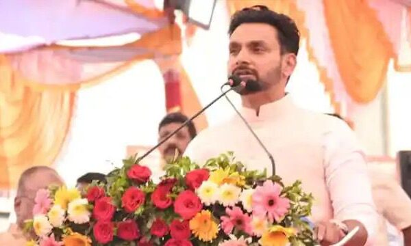 खासदार धैर्यशील मानेंना मोठा दिलासा; भाजपने उमेदवारीच रद्द करण्याची केली होती…