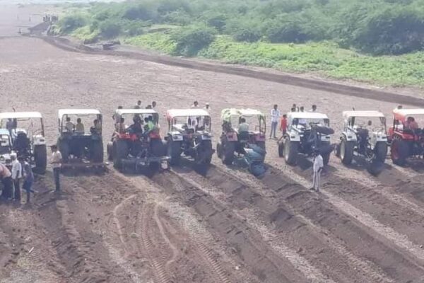 शक्य आहे तिथे नदी नांगरा !